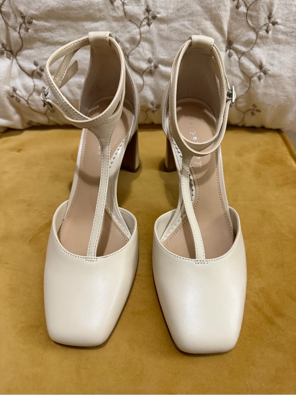 Copper Key NWT Julieta size 6.5 T-Strap Square Toe Pumps 3.3 “ Heels, Bone.